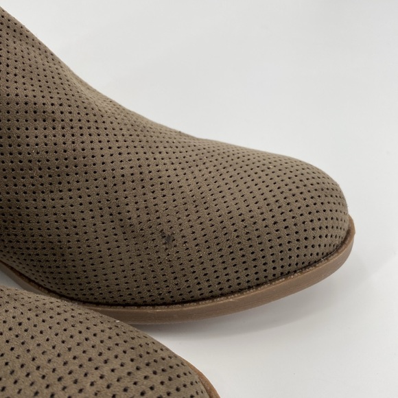 Universal Thread Olive Green Dylan Ankle Booties Size 11 - Picture 9 of 13